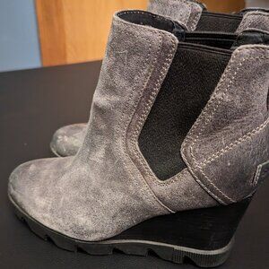 Gently used Sorel boots